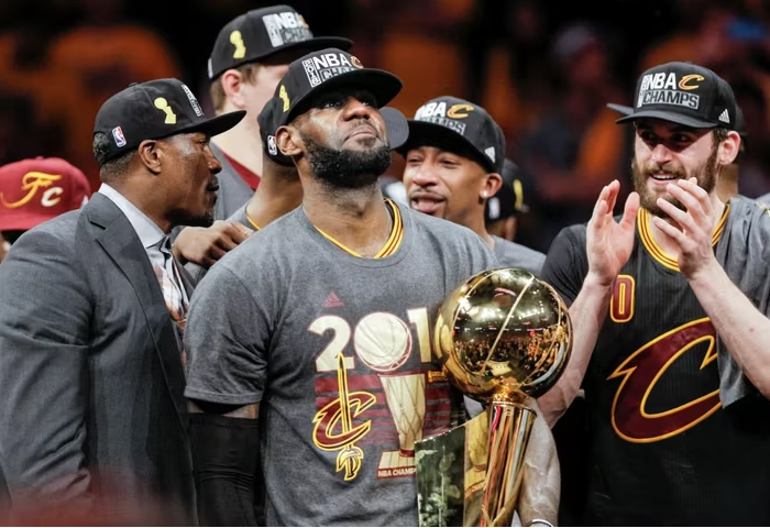 Lebron uğrunda mübarizə - Favorit kimdir?