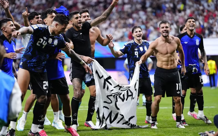 İngiltərədə çağırış: Argentinalı futbolçuları Premyer Liqadan qovun