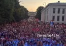 Ulduz futbolçu kralın qarşısına “vyetnamka” ilə çıxdı – FOTO  