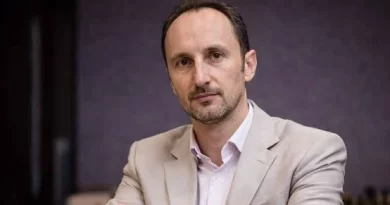 Sabiq dünya çempionundan Kraminkə tövsiyə: Özünü psixiatra göstər