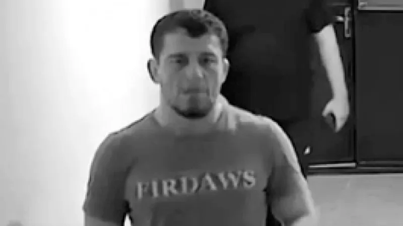 Qadını döyən MMA döyüşçüsü müharibədə öldü
